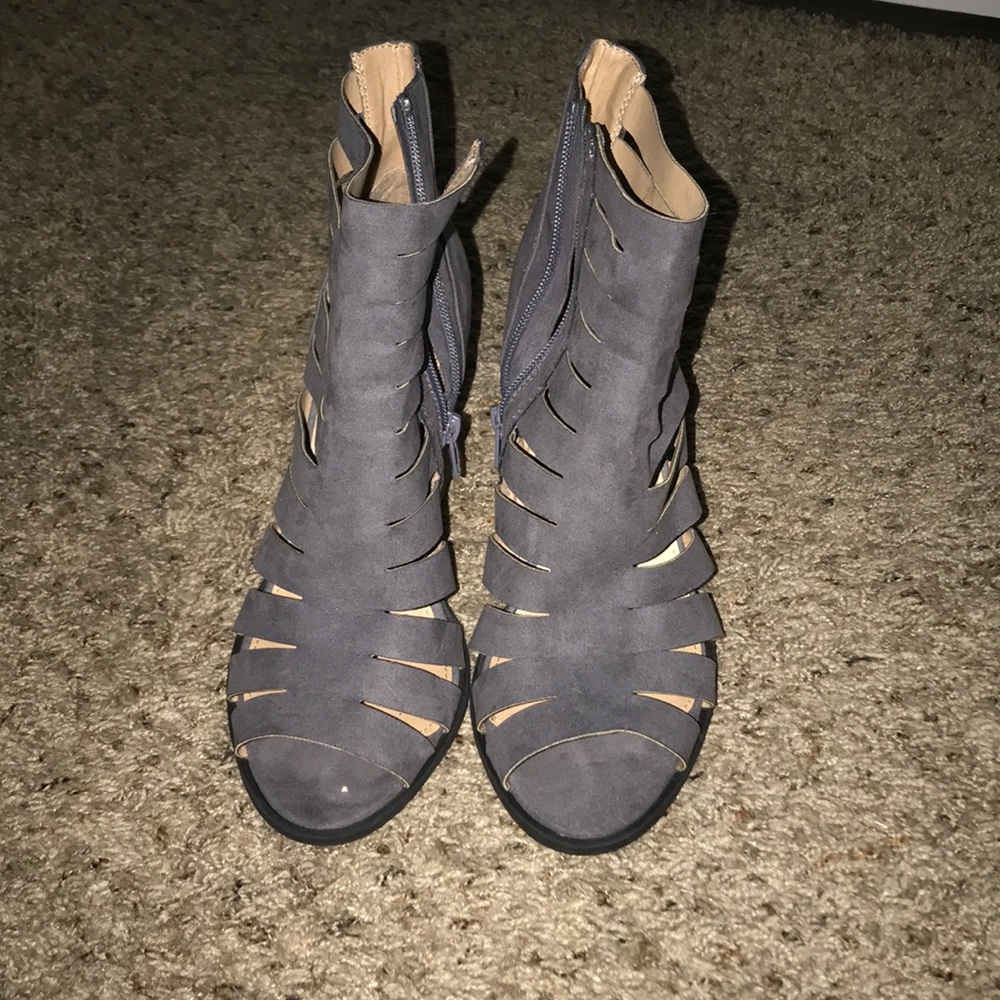 Heels - Picture 2 of 2